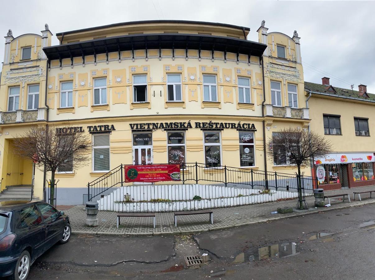 Hotel Tatra مالاتسكي المظهر الخارجي الصورة